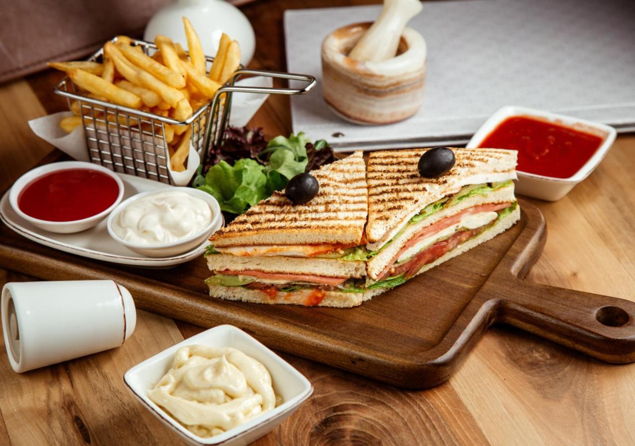 Bloom Hotel - Sector 62 Noida Zewnętrze zdjęcie